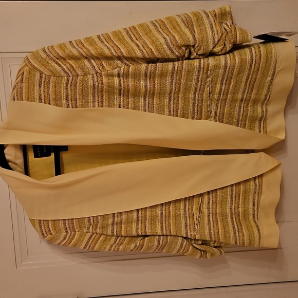 Doncaster Sz 16 Women's Yellow. Cream, Gold Striped Jacket $595 Retail! NWT - Picture 8 of 13